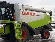 Claas grain harvester Lexion 520
