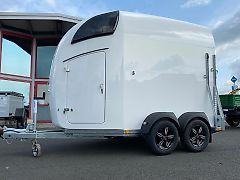 Böckmann Pferdeanhänger Comfort (22) inkl. Alufelgen Futtertröge